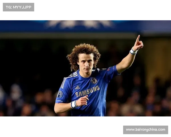 如何根据大卫路易斯的特点判断其最佳踢球位置