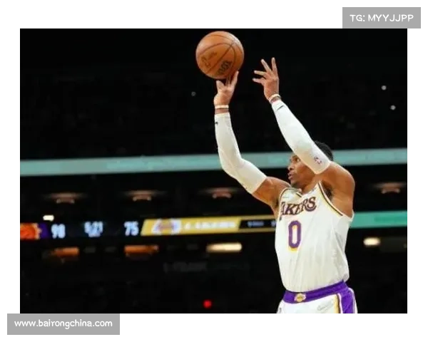 拉塞尔·威斯布鲁克2025年全明星赛精彩表现引发热议成为焦点 拉塞尔·威斯布鲁克2025年全明星赛精彩表现引发热议成为焦点